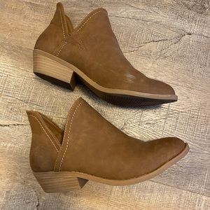 Brown Boots with Open Side